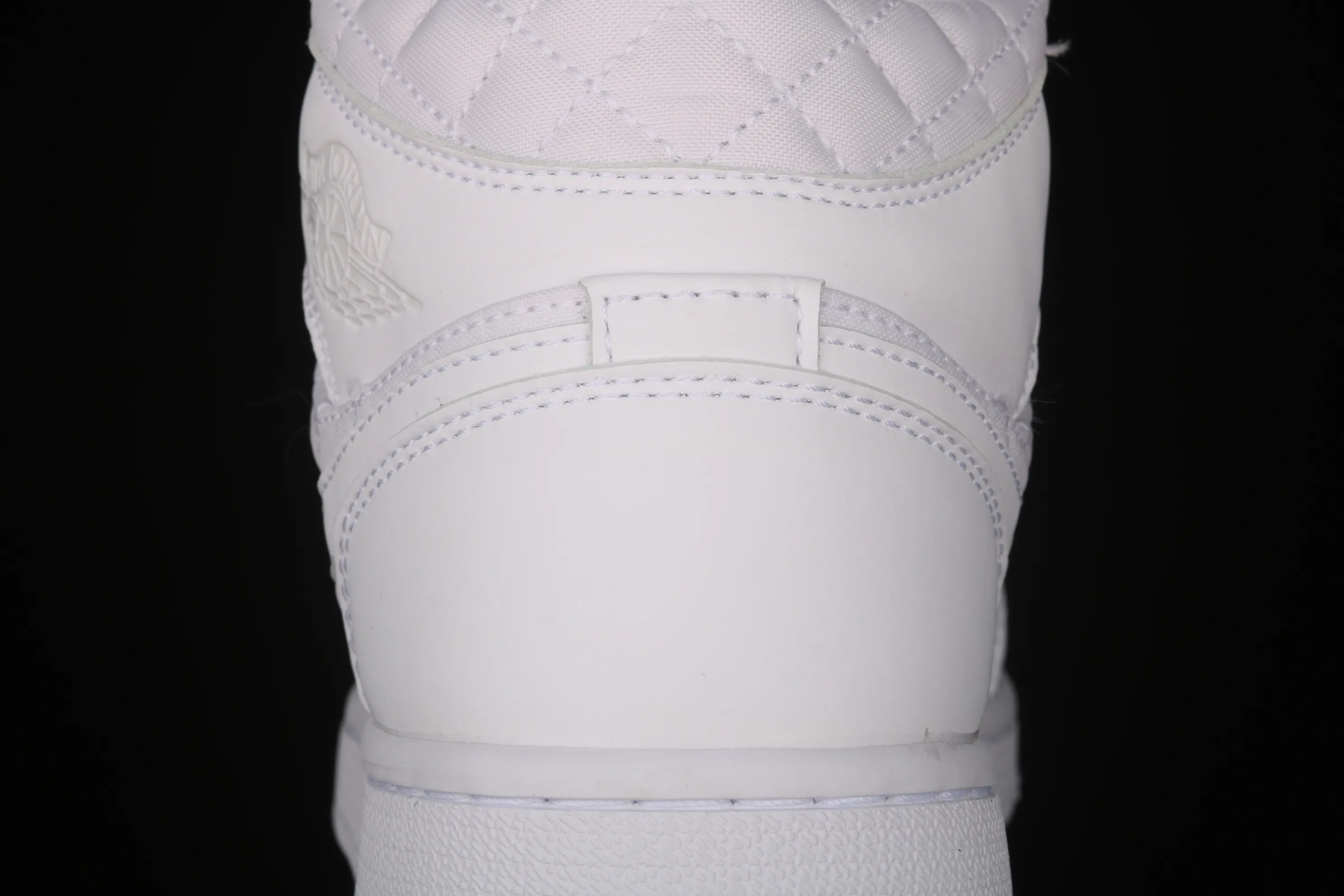 All Categories Air Jordan Jordan Series Basketball Shoes Air Jordan 1 Mid Air Jordan 1 Mid "Quilted White" AJ1 Joe 1 White Diamond "Little Chanel" Mid-top Versatile Casual Sports Shoes DB6078-100